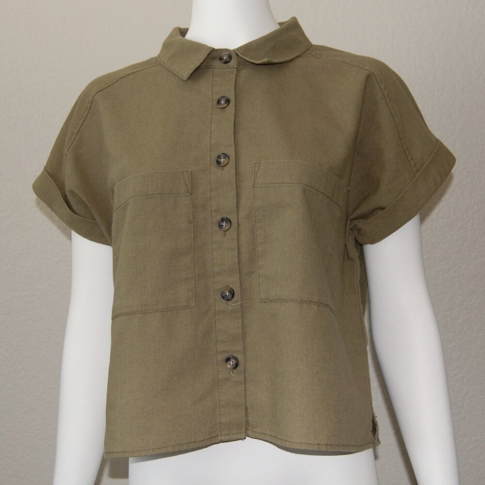 Indigo Rising Women Size M (43” Bust) Button Down Crop Top